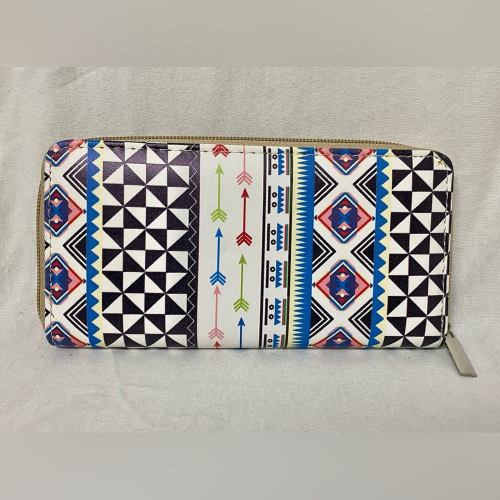 Tribal Pattern Wallet - Picture 1 of 4